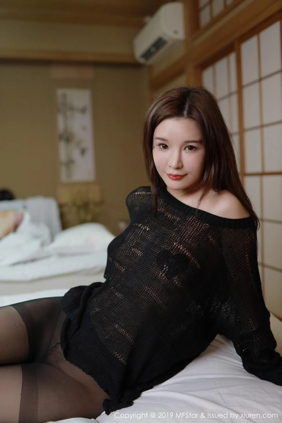 张雨萌日本旅拍私房床上露豪乳遮点喷血绝美写真 第 28 张