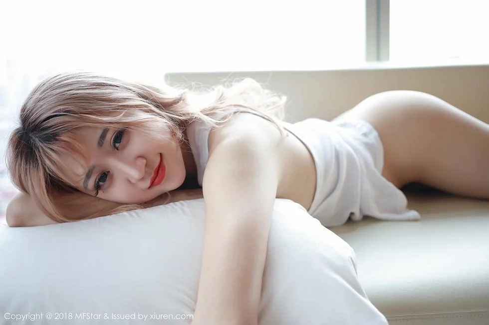 静静tobey白色吊带背心全裸下身露翘臀惹火绝美写真 第 38 张