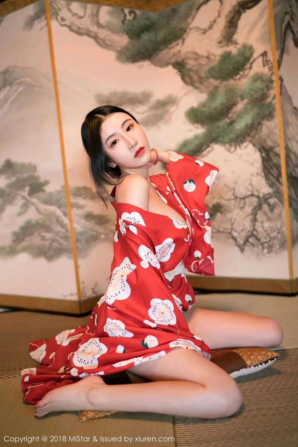 谢芷馨Sindy北海道旅拍娇艳红色和服半露豪乳绝美写真 第 3 张