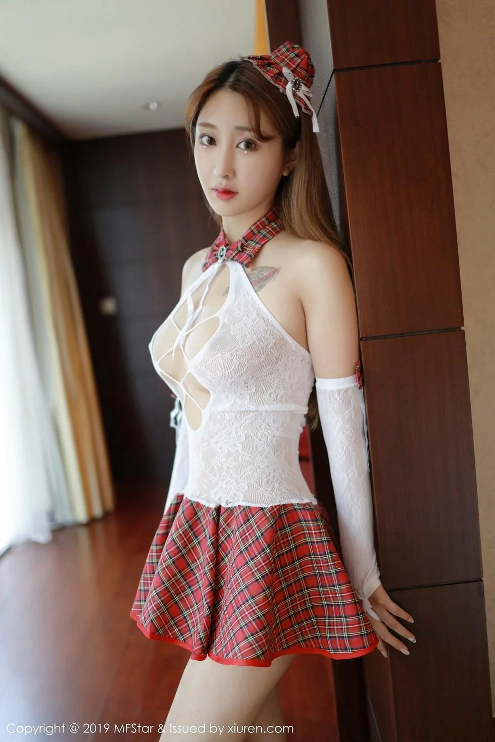Betty林子欣性感学生制服缕空内衣秀火辣身材绝美写真 第 7 张