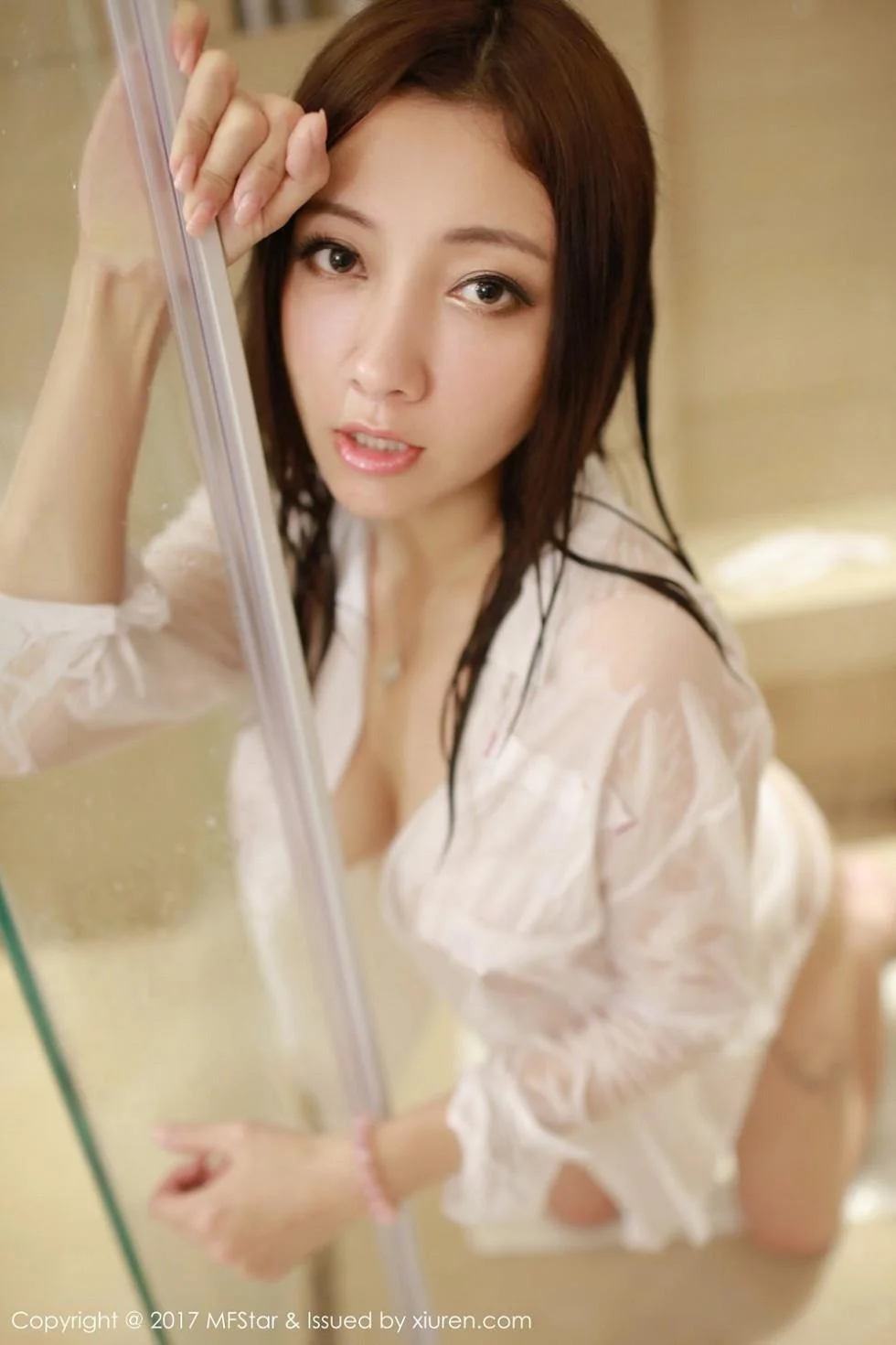 惹火尤物松果儿Victoria浴室里真空湿身秀豪乳绝美写真 第 56 张