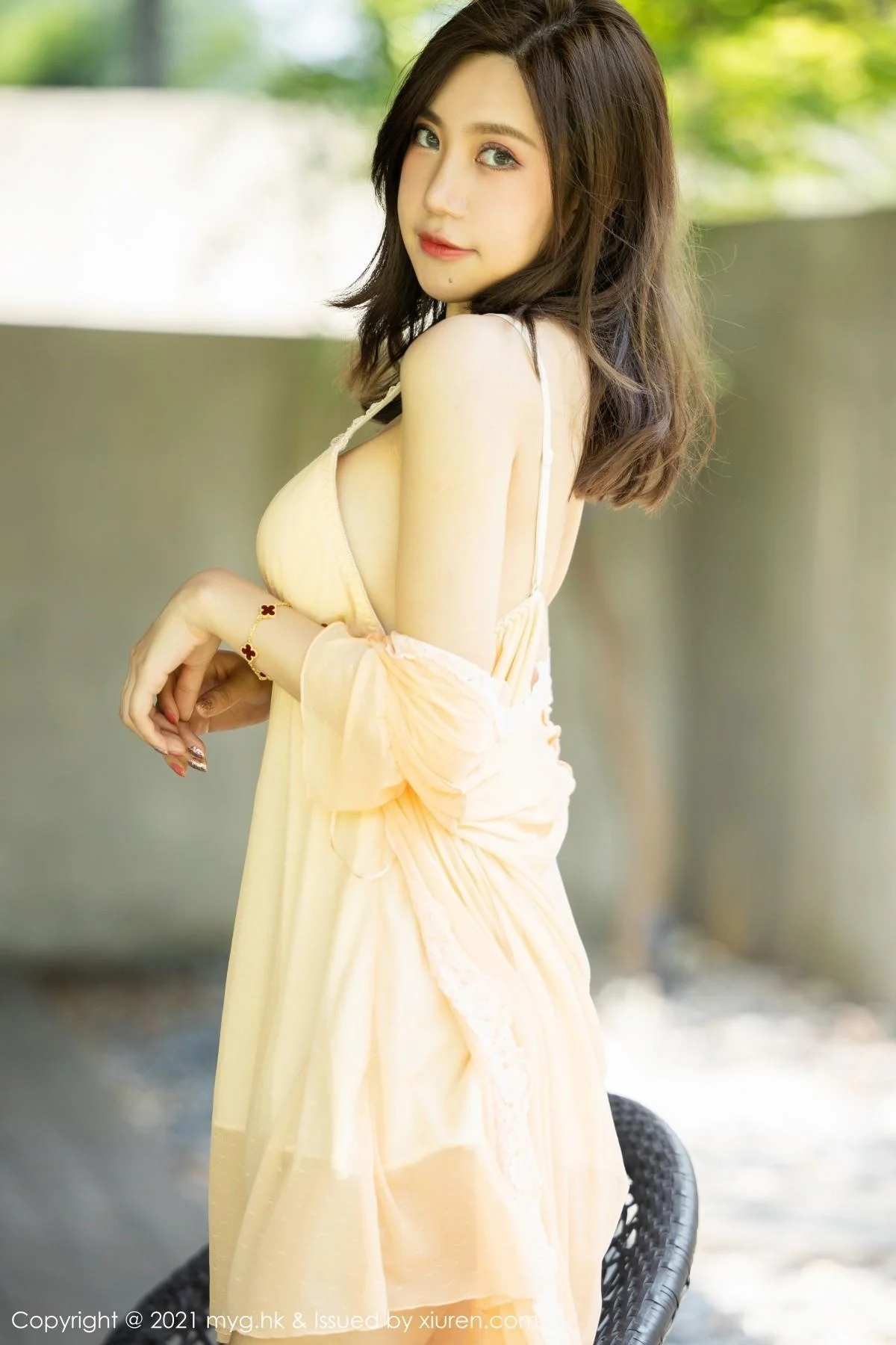 绮里嘉Carina浴室薄纱睡衣半脱秀惹火身材湿身绝美写真 第 10 张