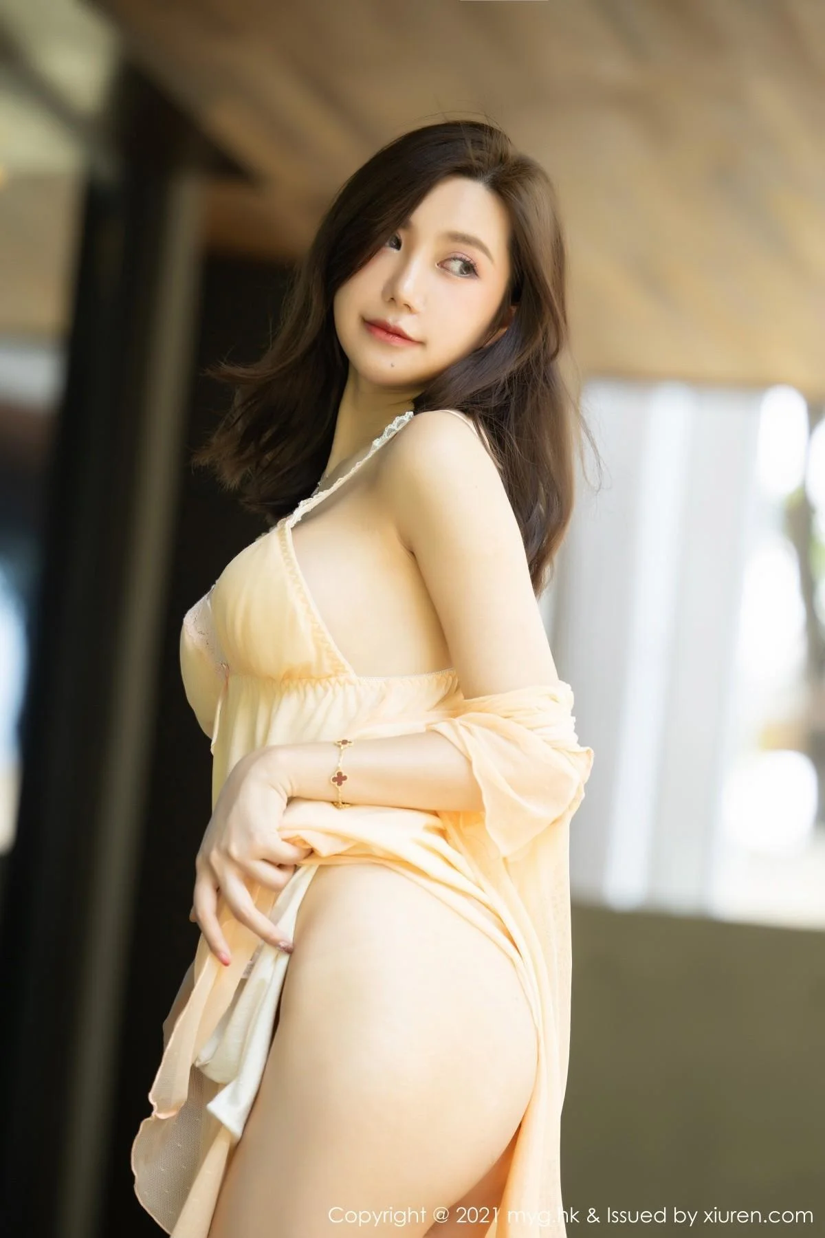 绮里嘉Carina浴室薄纱睡衣半脱秀惹火身材湿身绝美写真 第 12 张