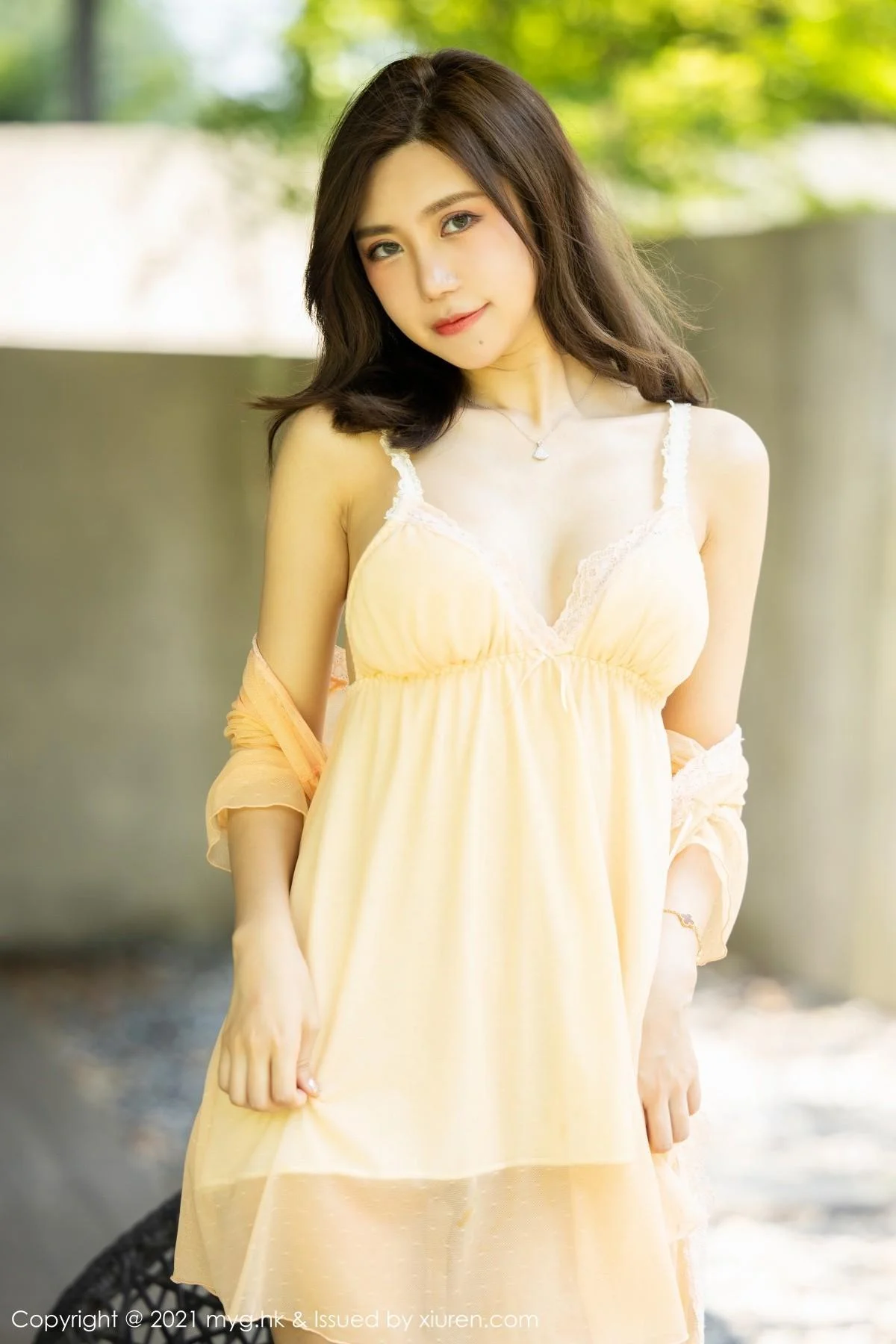 绮里嘉Carina浴室薄纱睡衣半脱秀惹火身材湿身绝美写真 第 7 张