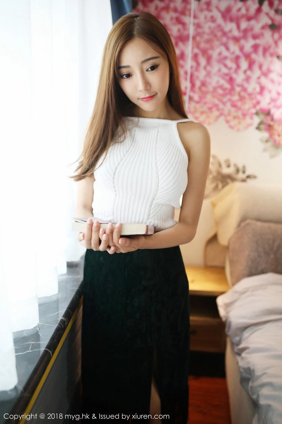 王馨瑶yanni居家黑色吊带衣半露豪乳性感迷人写真 第 73 张