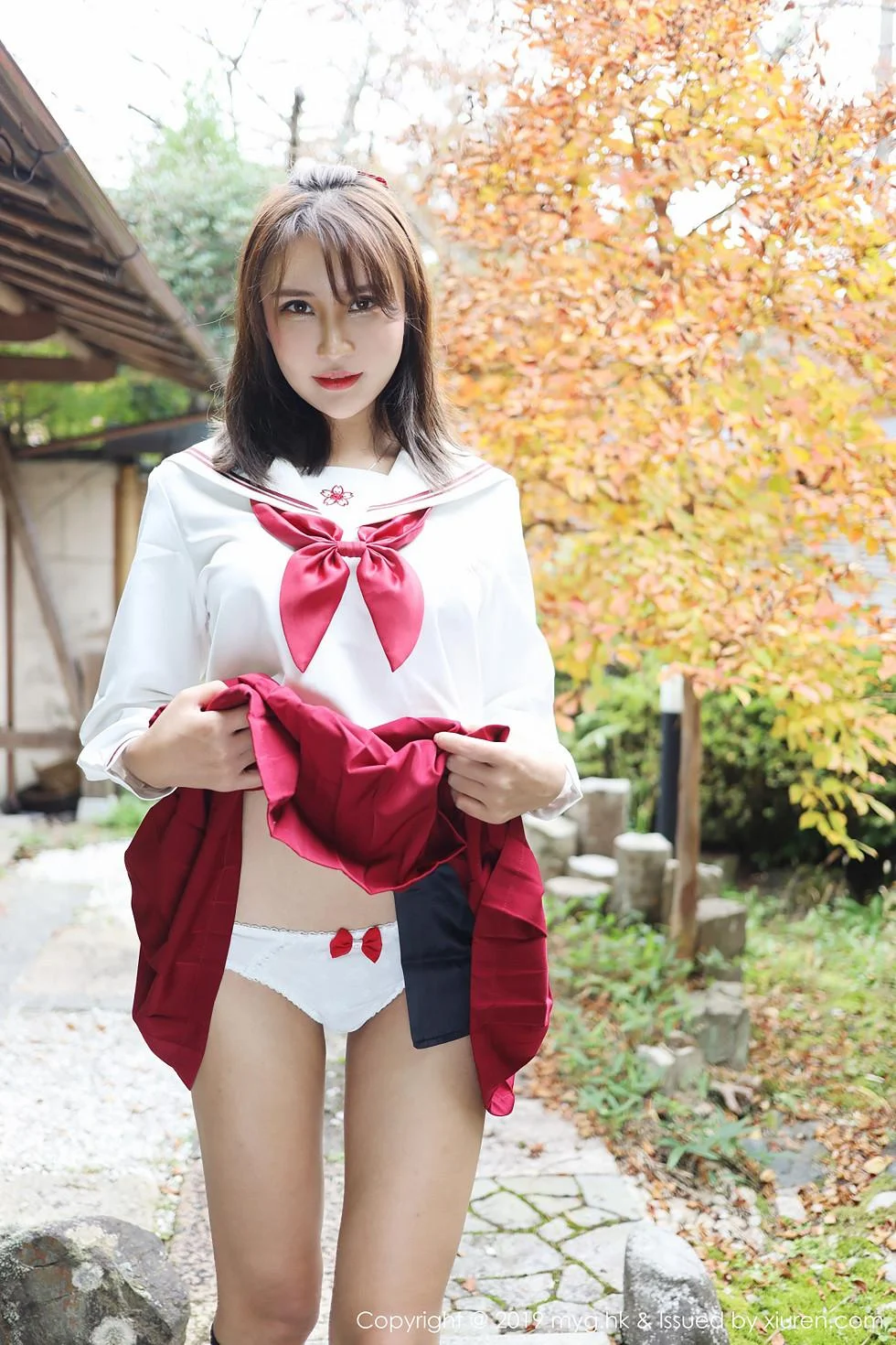 SOLO-尹菲日本旅拍户外红色学生制服清爽迷人写真 第 21 张