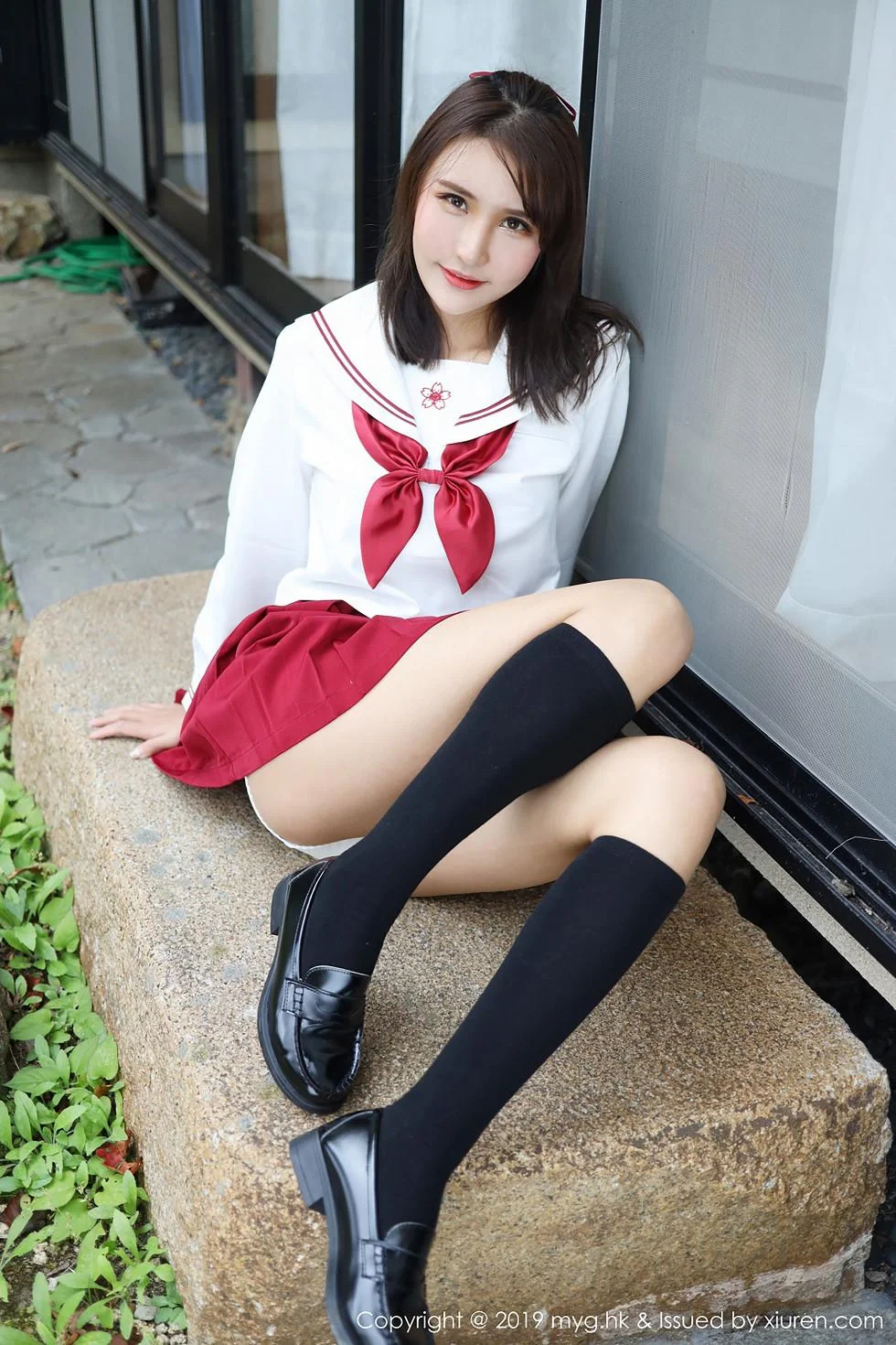 SOLO-尹菲日本旅拍户外红色学生制服清爽迷人写真 第 32 张