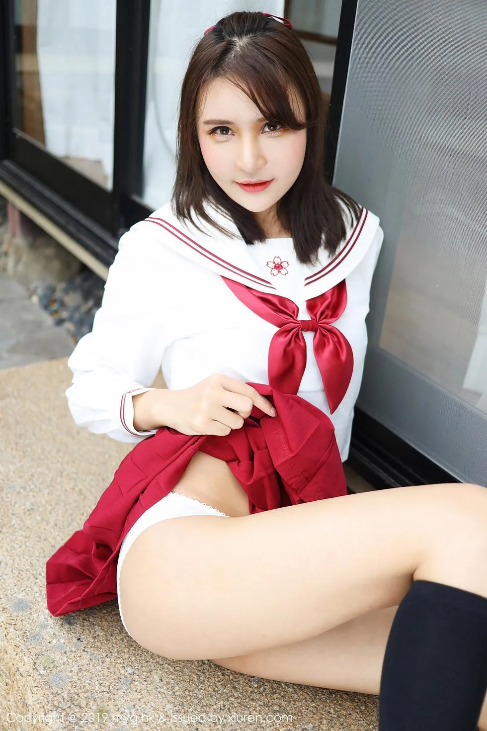 SOLO-尹菲日本旅拍户外红色学生制服清爽迷人写真 第 34 张