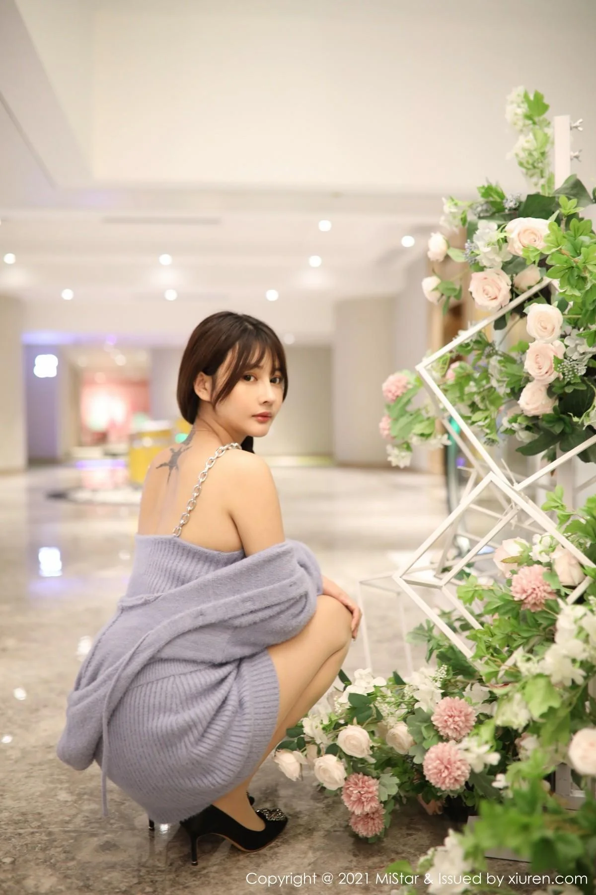 萌奈子室外性感毛衣套装配超薄肉丝裤袜迷人绝美写真 第 51 张