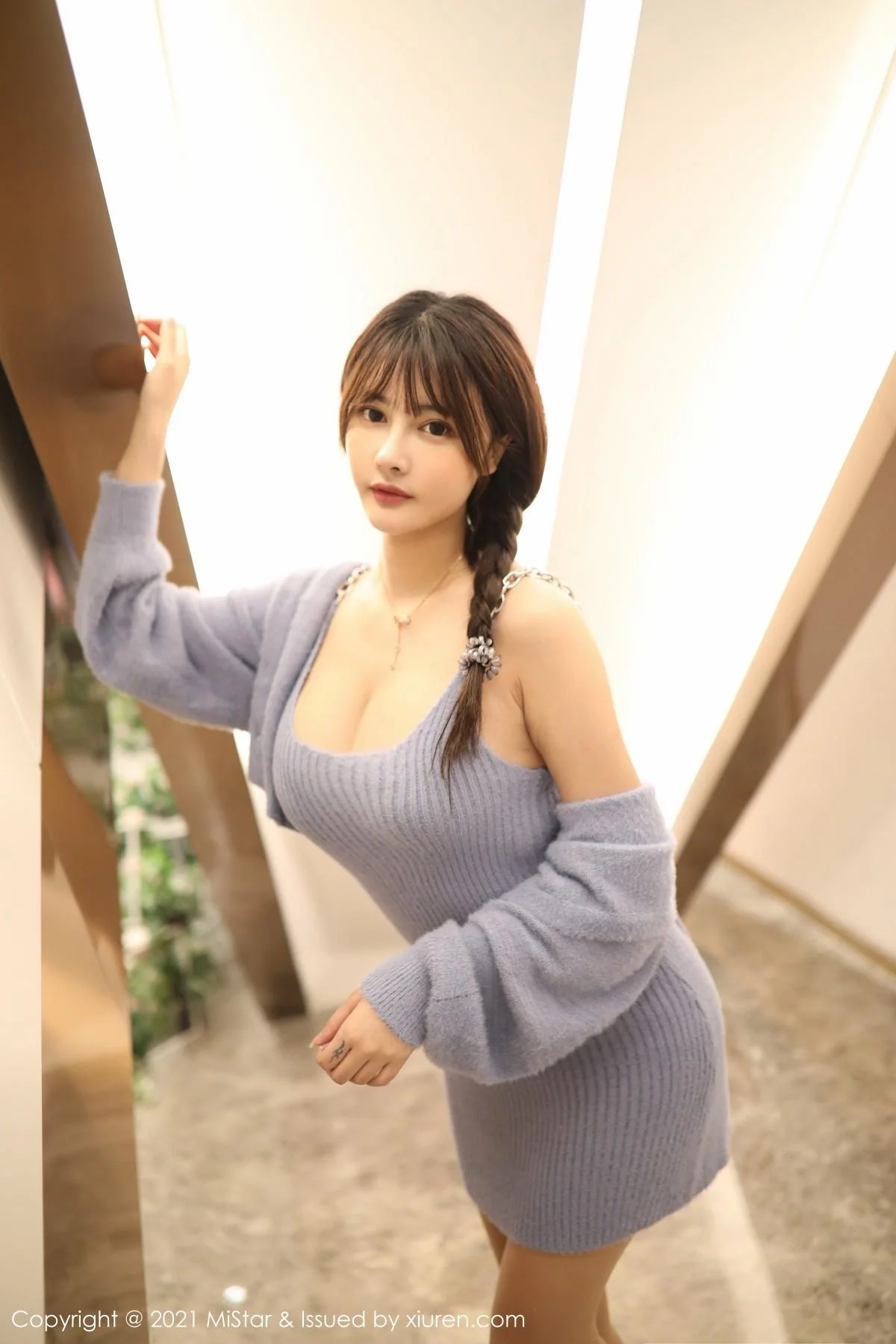 萌奈子室外性感毛衣套装配超薄肉丝裤袜迷人绝美写真 第 6 张