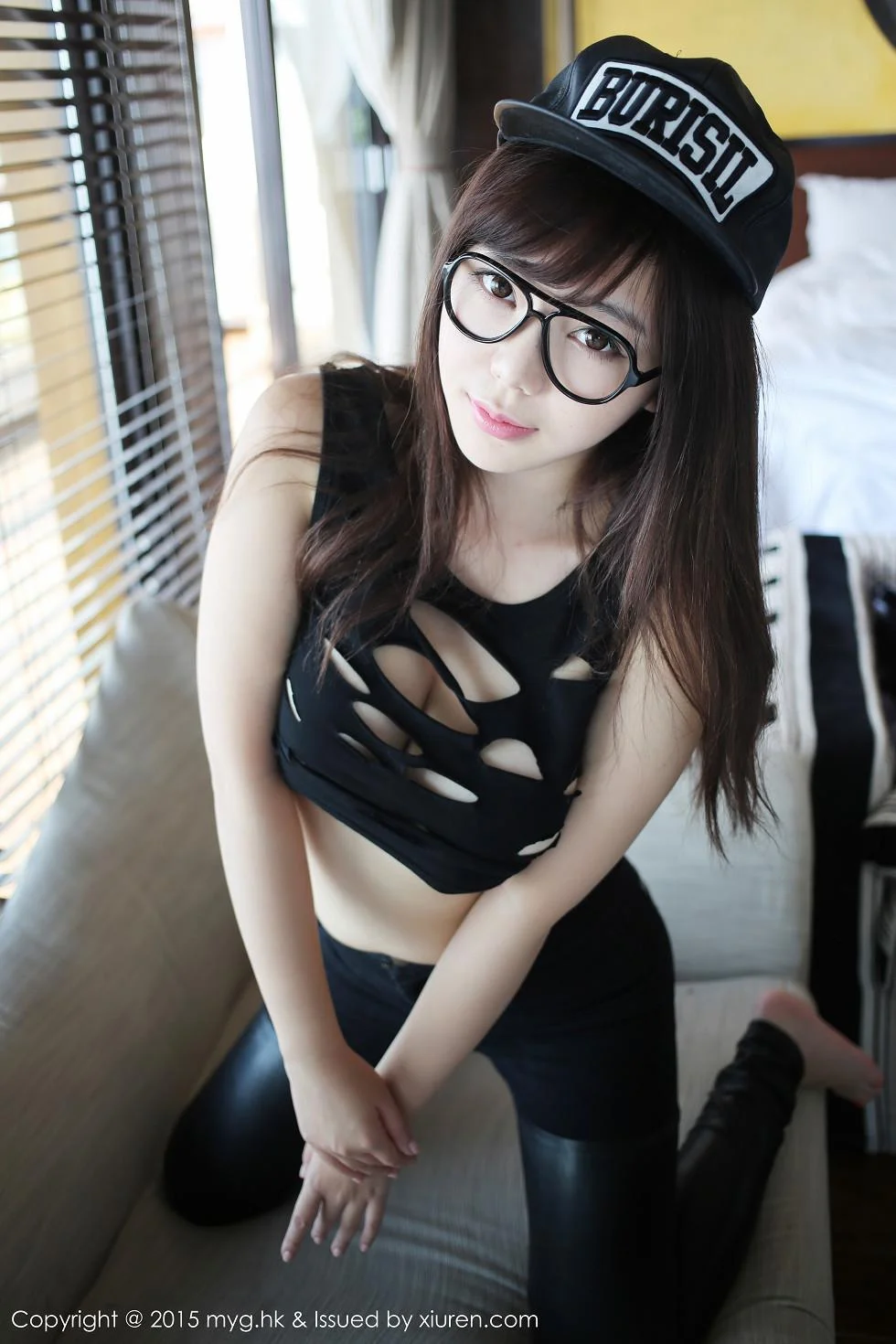 刘飞儿Faye室内性感皮裤秀豪乳翘臀极致绝美写真 第 31 张