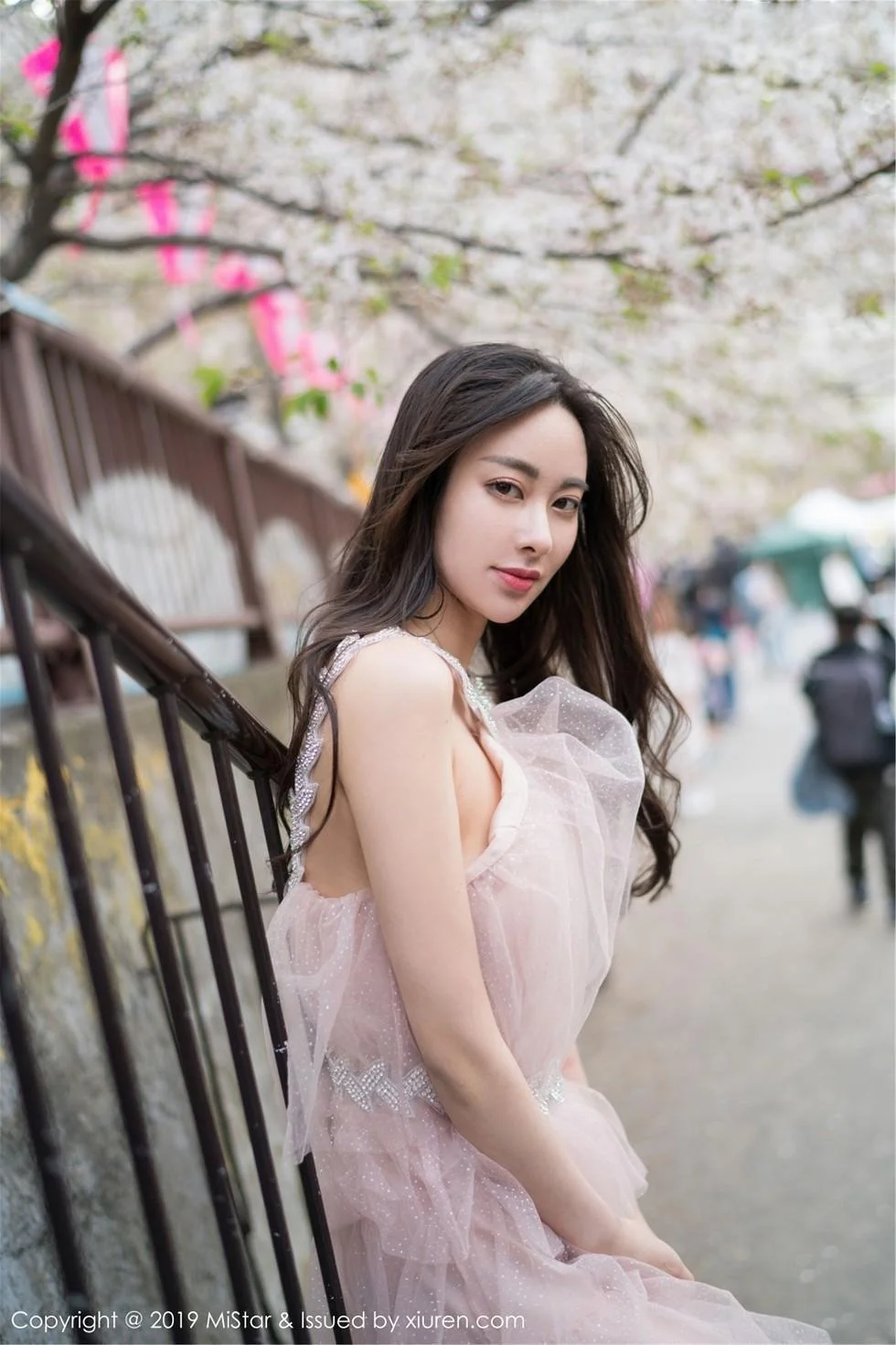 御姐穆菲菲日本旅拍户外性感内衣配蕾丝内裤惹火绝美写真 第 8 张