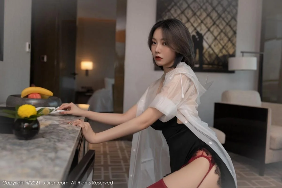 安然Maleah重庆旅拍精致黑色内衣配红丝吊袜撩人绝美写真 第 23 张