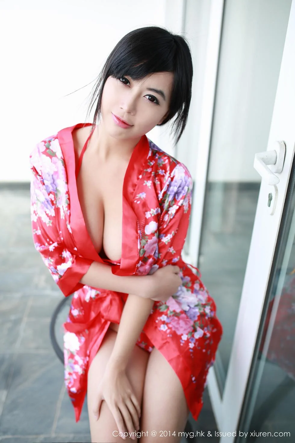黄可christine红色情趣睡裙真空秀豪乳性感写真 第 10 张