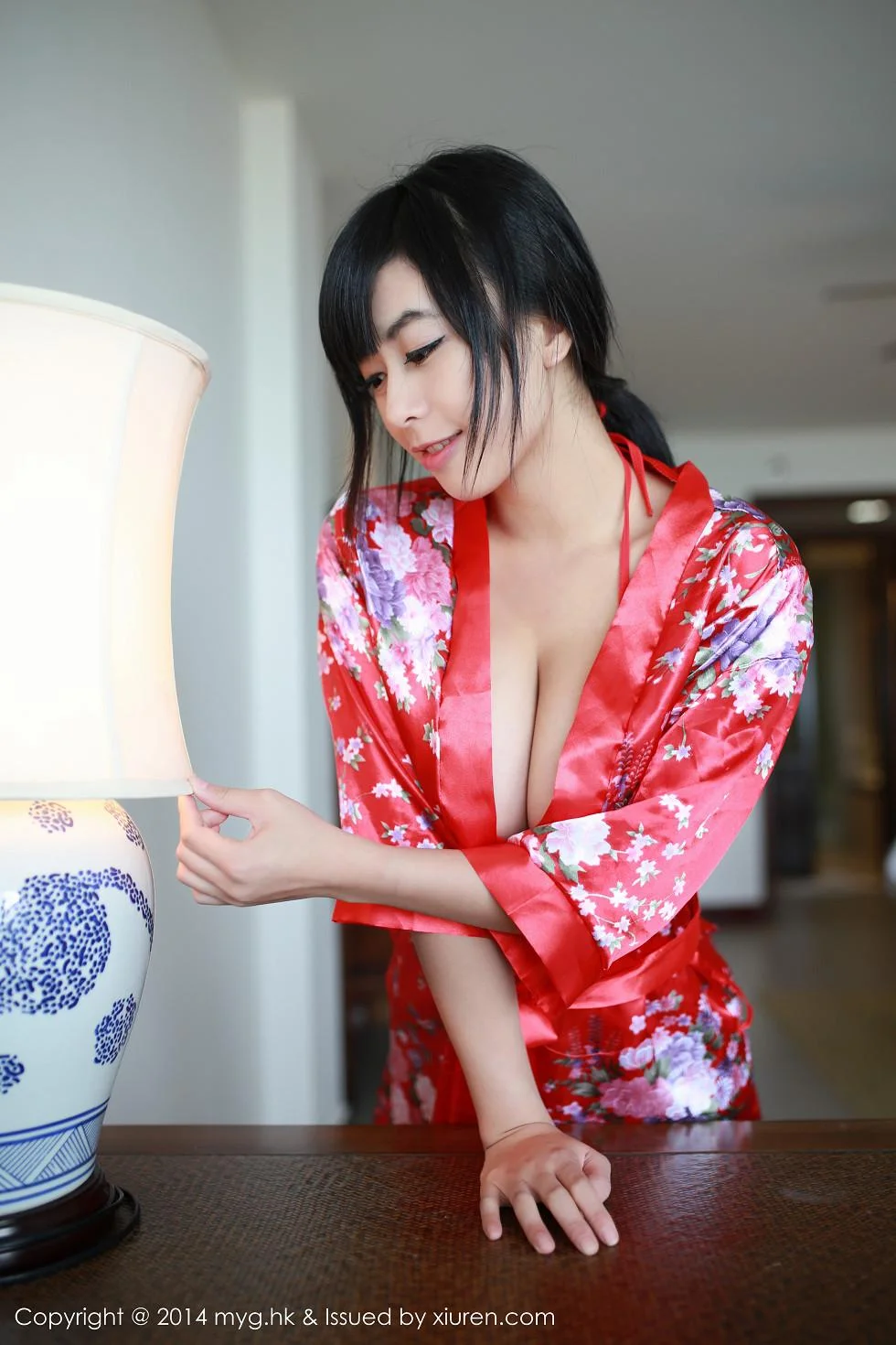 黄可christine红色情趣睡裙真空秀豪乳性感写真 第 13 张