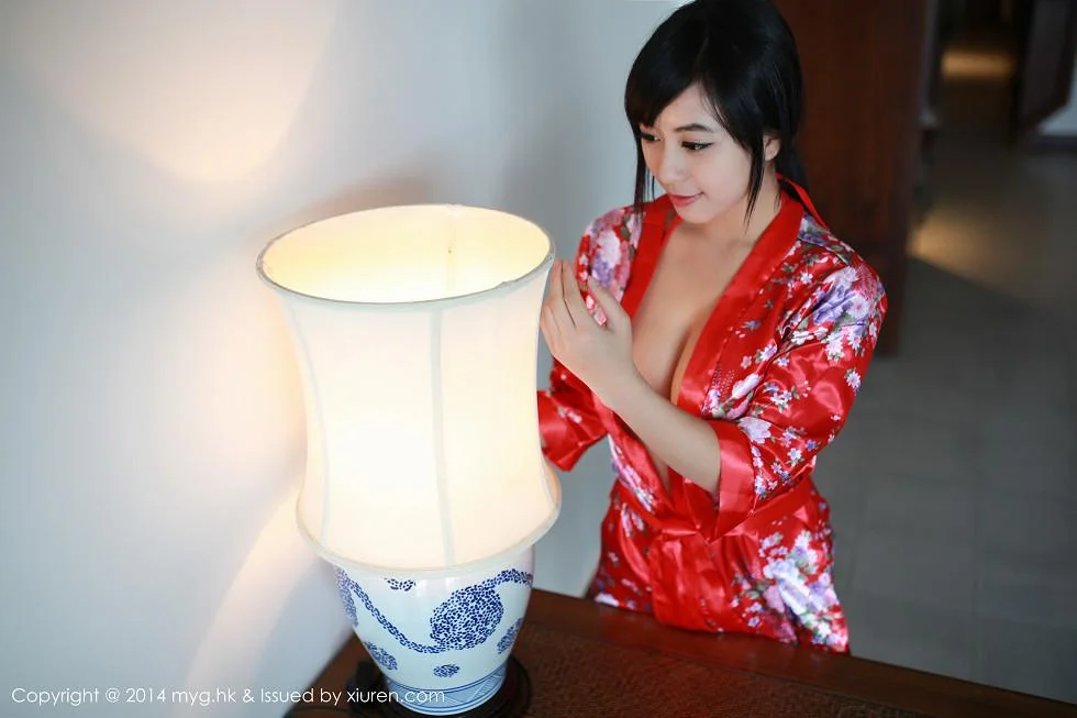 黄可christine红色情趣睡裙真空秀豪乳性感写真 第 6 张