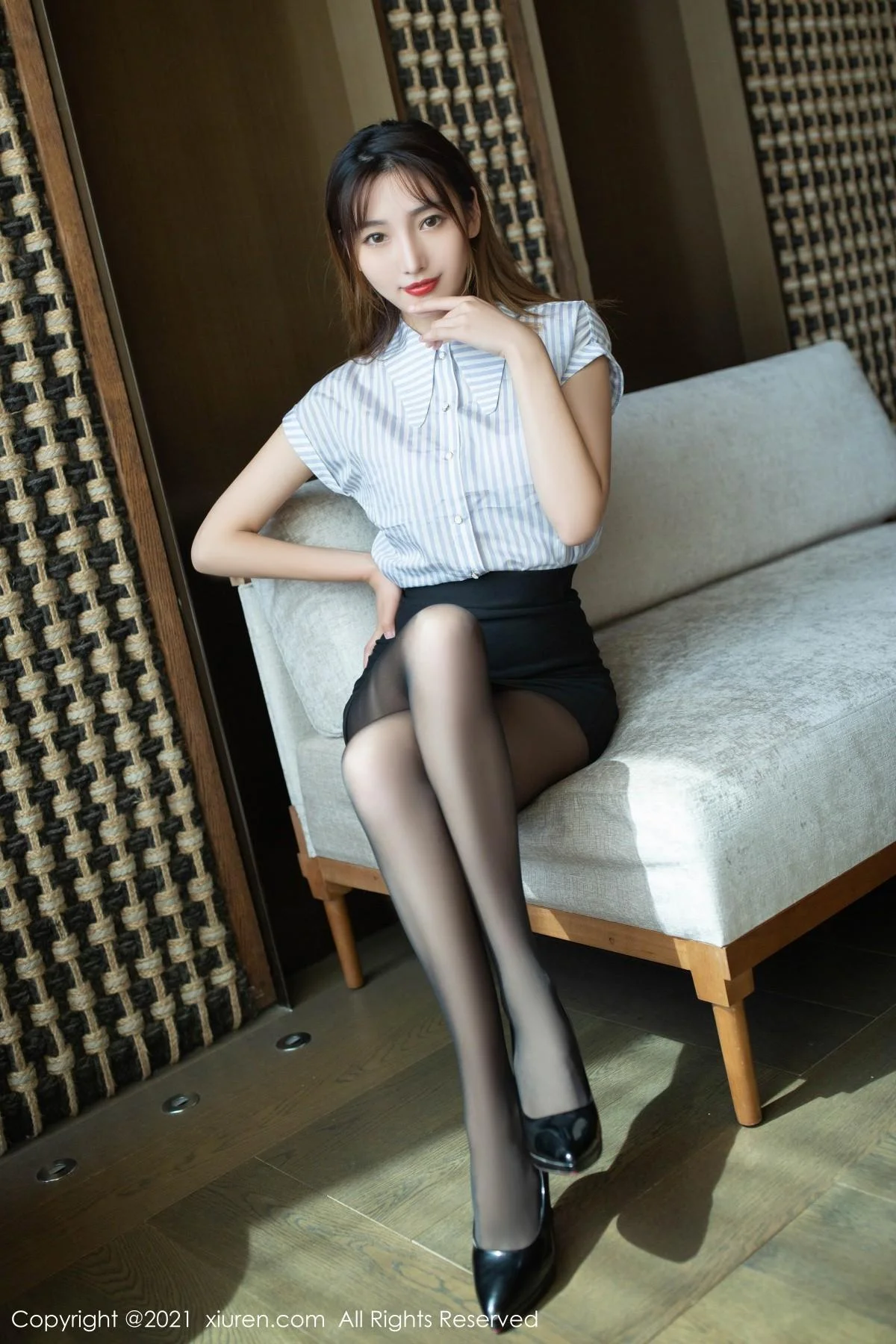 陆萱萱多场景多套服装性感内衣系列秀完美身材绝美写真 第 38 张