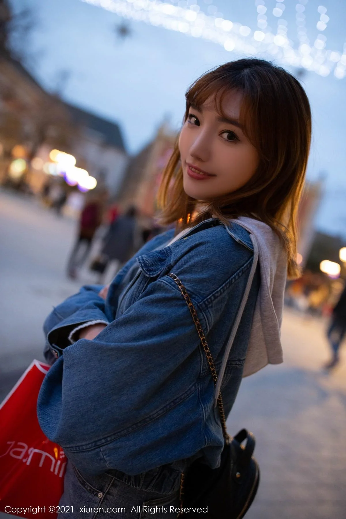 陆萱萱多场景多套服装性感内衣系列秀完美身材绝美写真 第 51 张