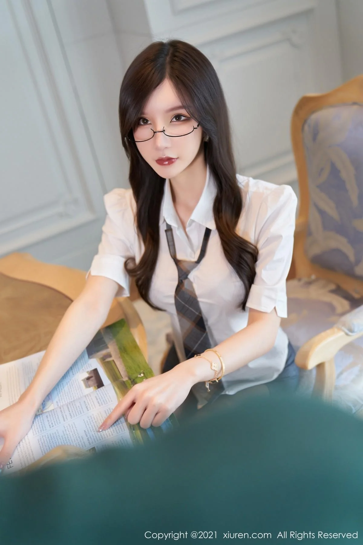 周于希Sandy职业装剧情主题性感内衣配黑丝裤袜绝美写真 第 16 张