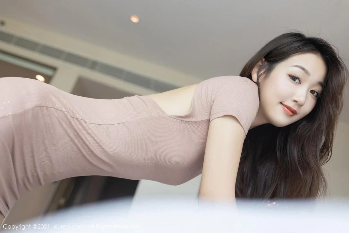 唐安琪澳门旅拍裸色裙主题私房开档肉丝裤袜秀美腿绝美写真 第 43 张