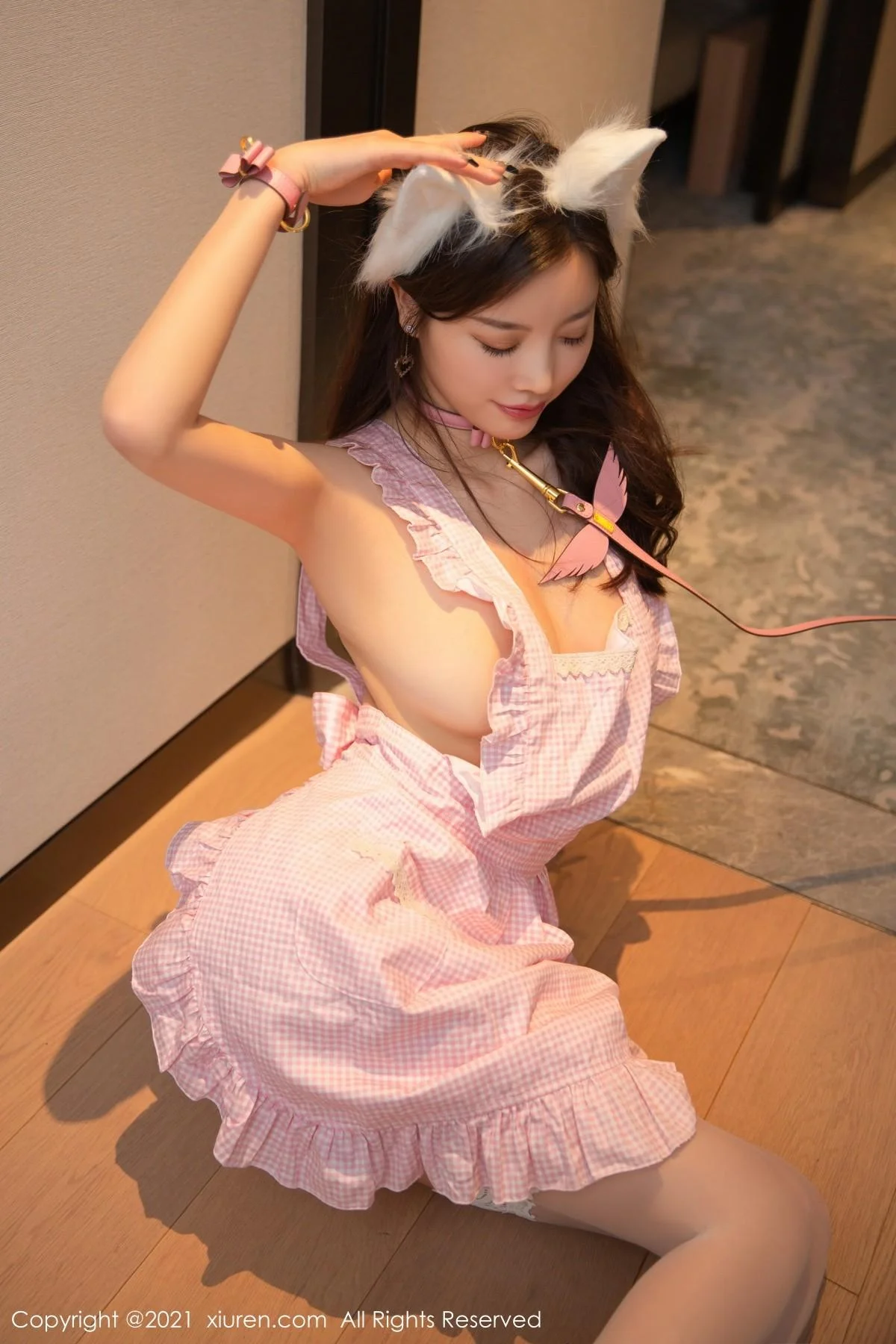 杨晨晨Yome私房猫女郎女仆装配蕾丝袜秀惹火身材绝美写真 第 42 张