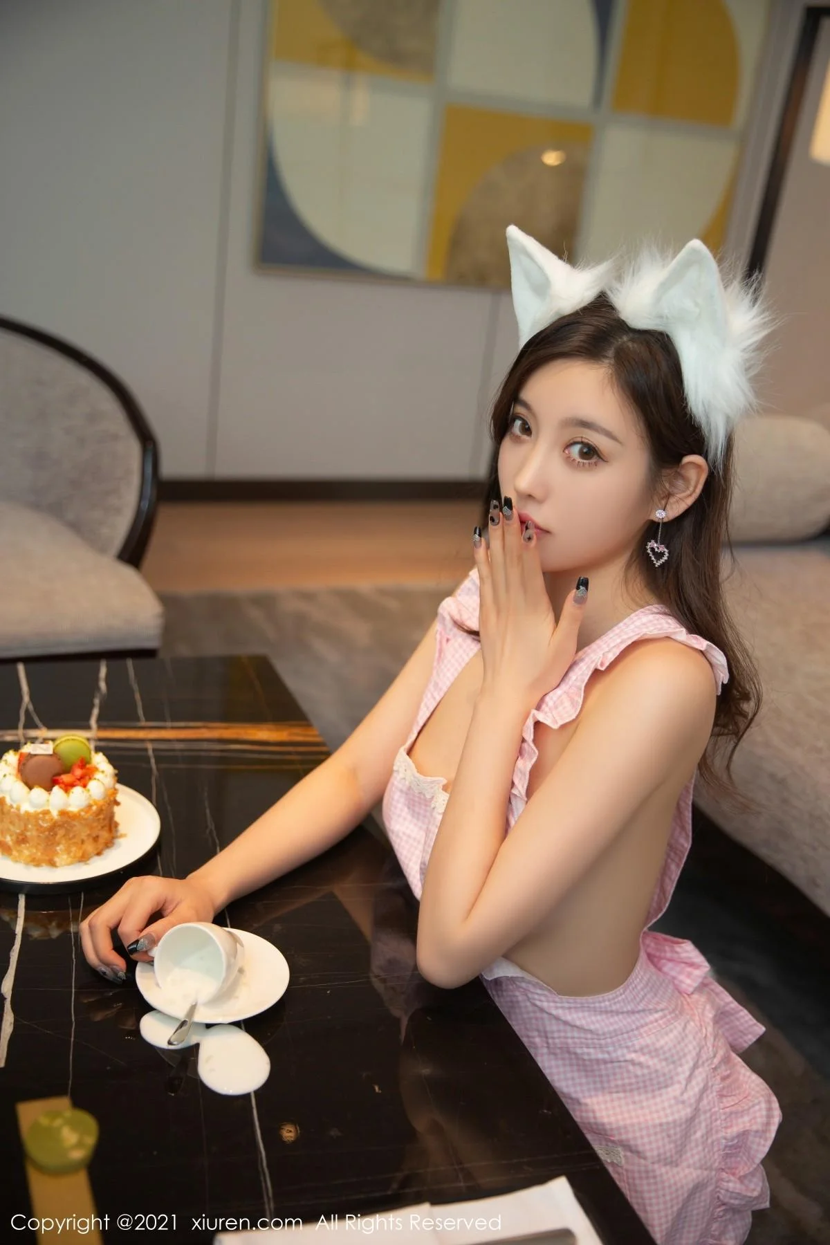 杨晨晨Yome私房猫女郎女仆装配蕾丝袜秀惹火身材绝美写真 第 7 张