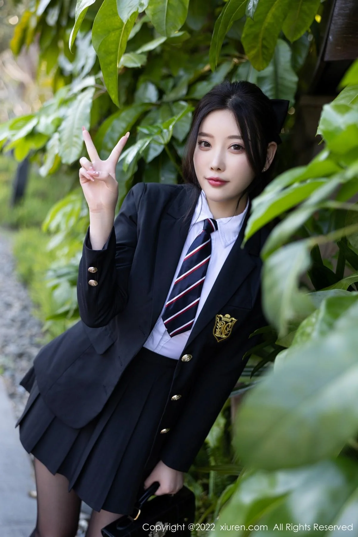 杨晨晨Yome脱学妹制服露性感内衣黑丝裤袜完美绝美写真 第 15 张