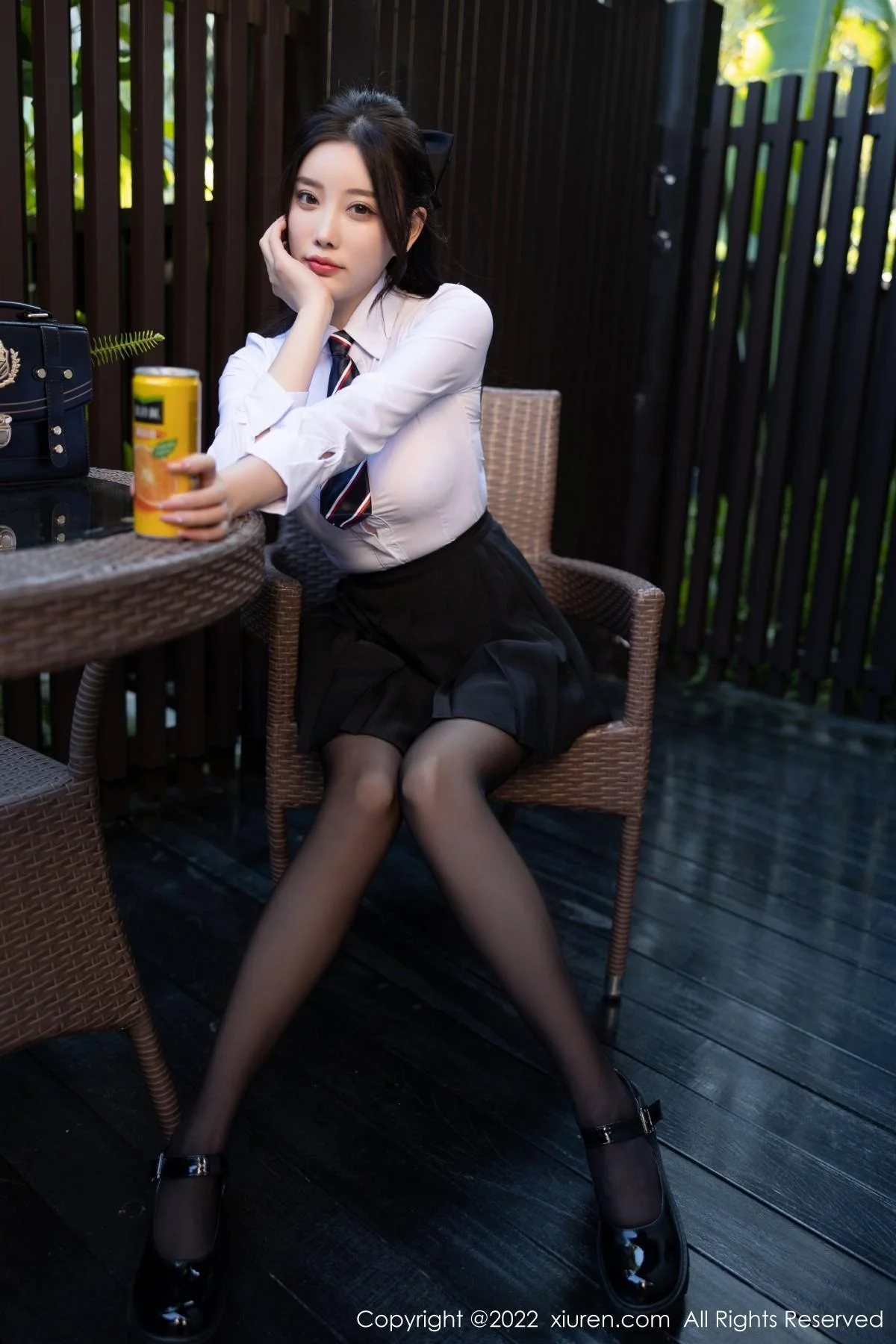 杨晨晨Yome脱学妹制服露性感内衣黑丝裤袜完美绝美写真 第 20 张