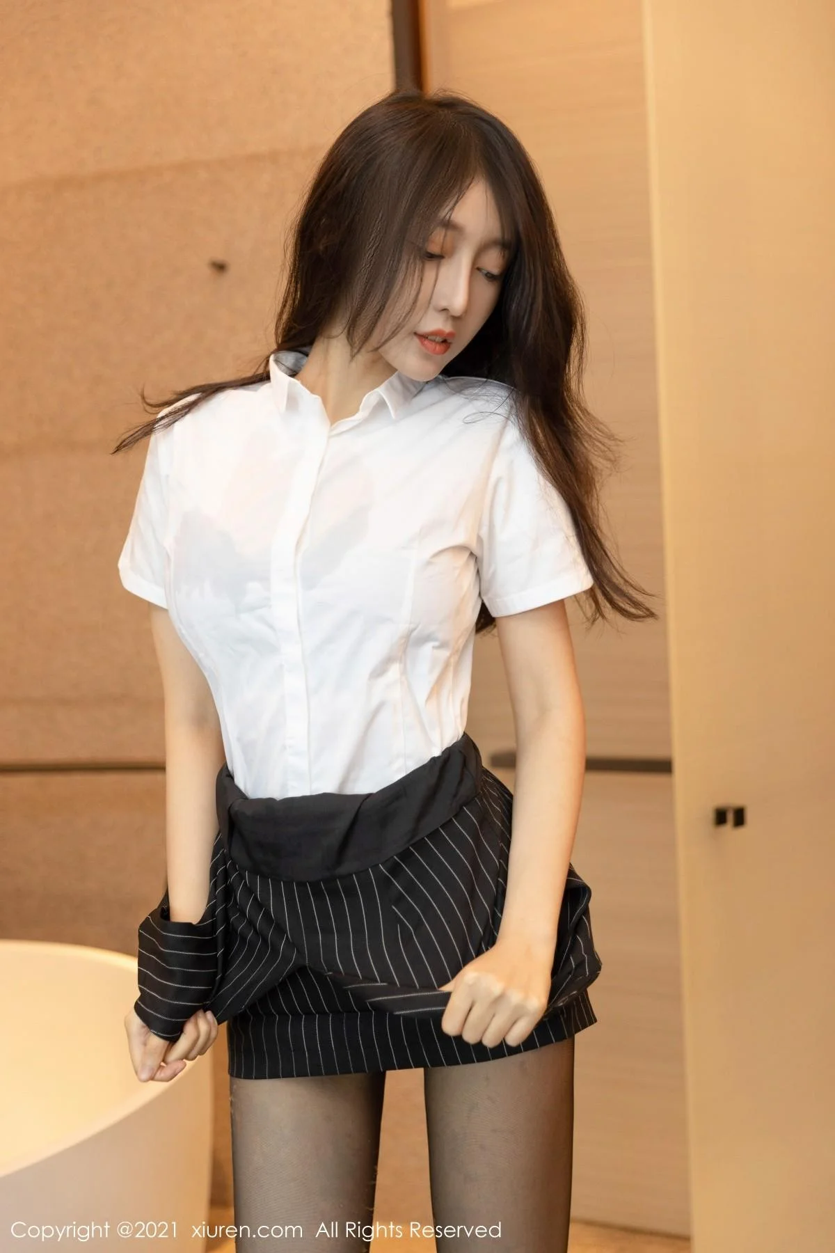 玥儿玥er厦门旅拍修理工剧情主题浴缸黑丝裤袜湿身绝美写真 第 33 张