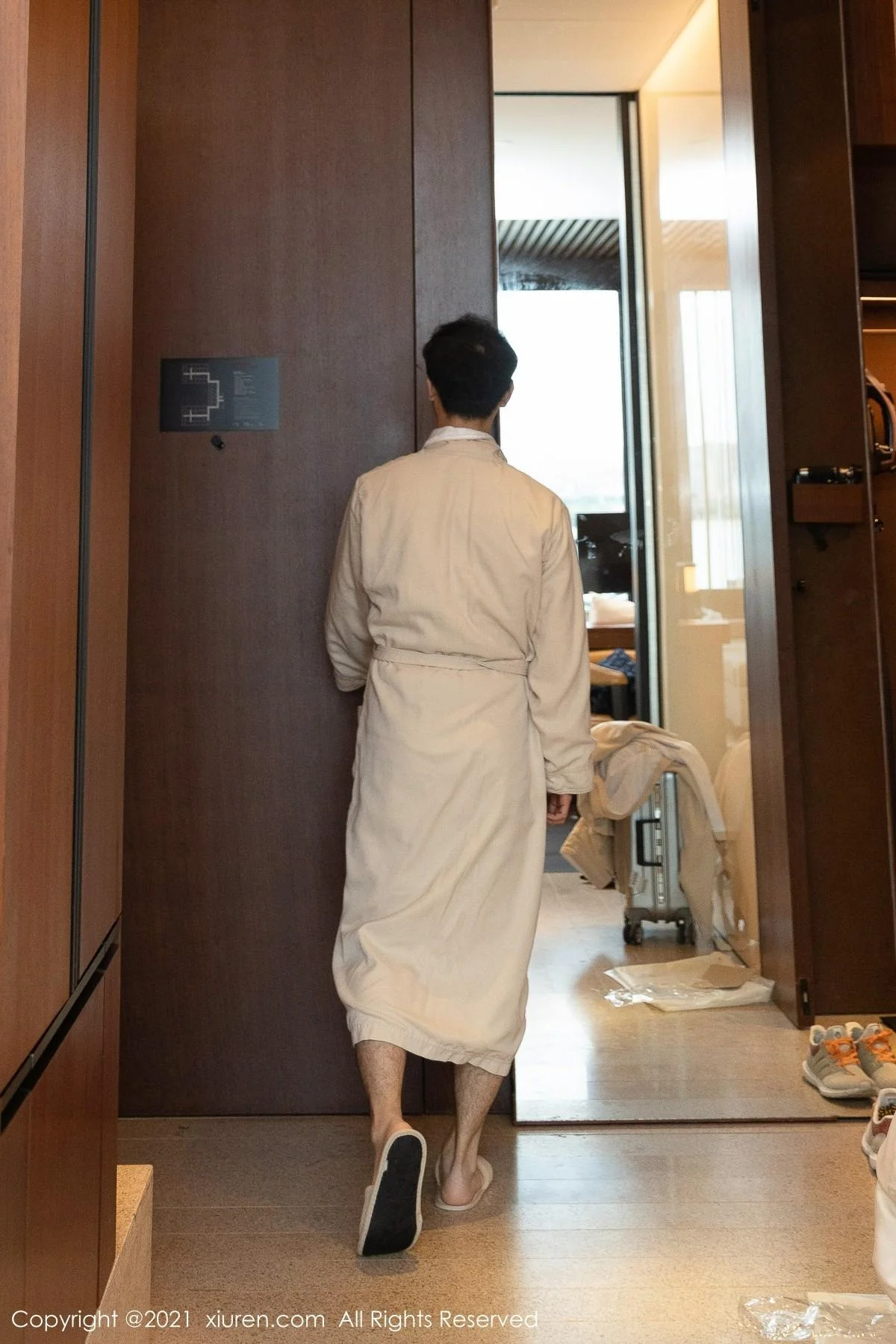 玥儿玥er厦门旅拍修理工剧情主题浴缸黑丝裤袜湿身绝美写真 第 5 张