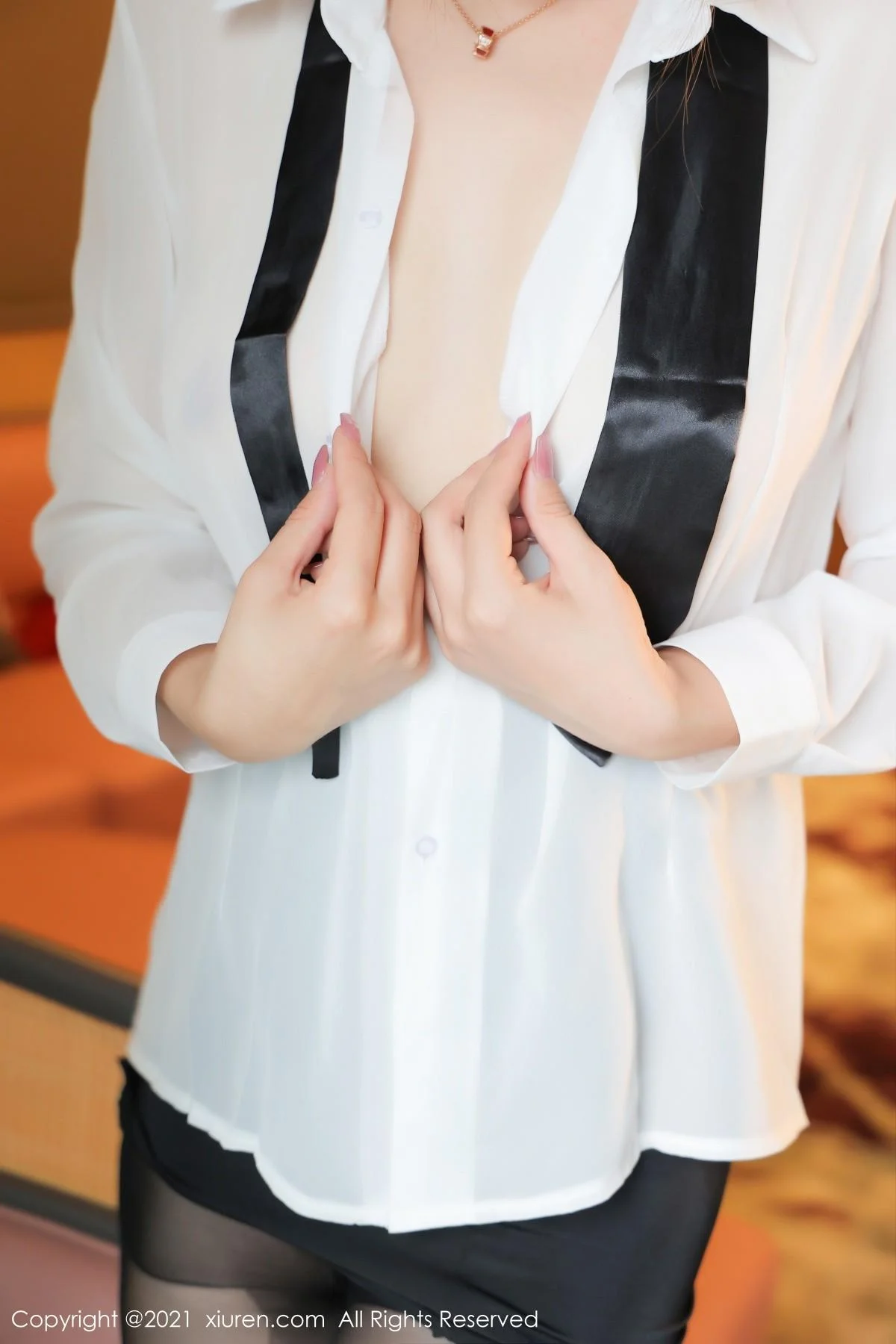 宥利眼镜秘书OL主题红色内衣配黑丝裤袜完美绝美写真 第 70 张