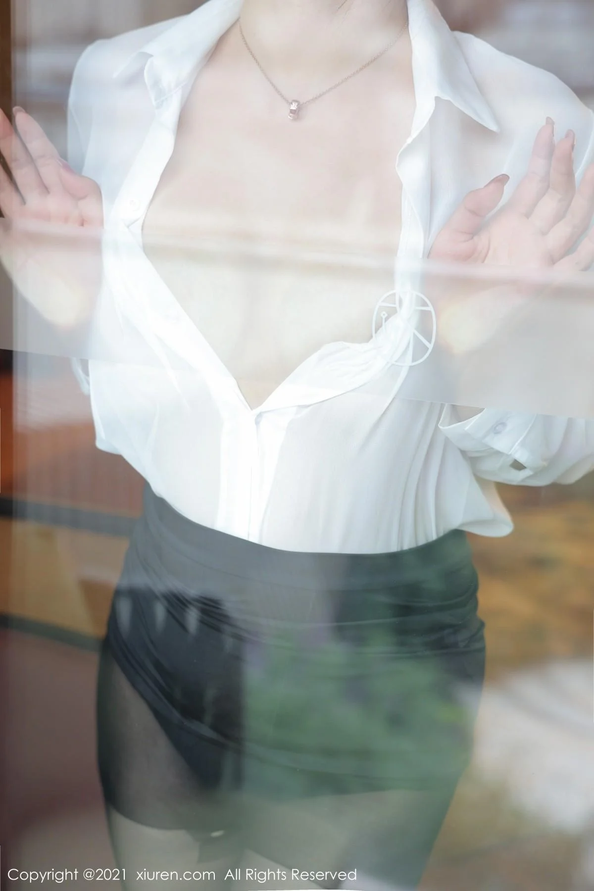 宥利眼镜秘书OL主题红色内衣配黑丝裤袜完美绝美写真 第 78 张