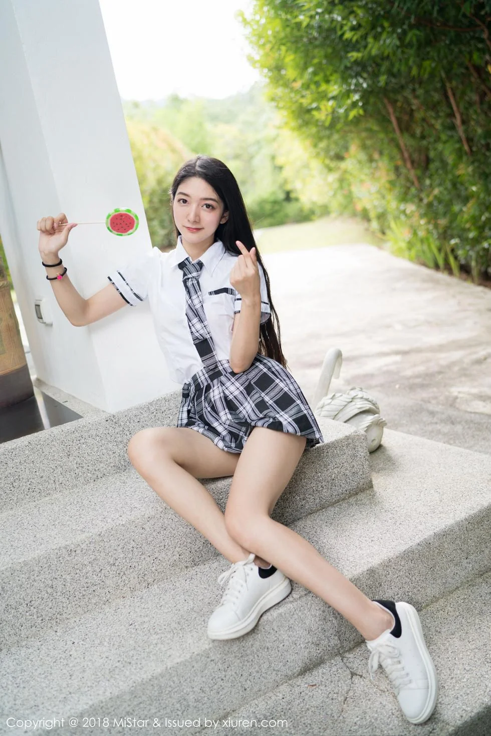 小热巴甲米旅拍沙滩上开胸毛衣+黑色蕾丝睡裙绝美写真 第 52 张