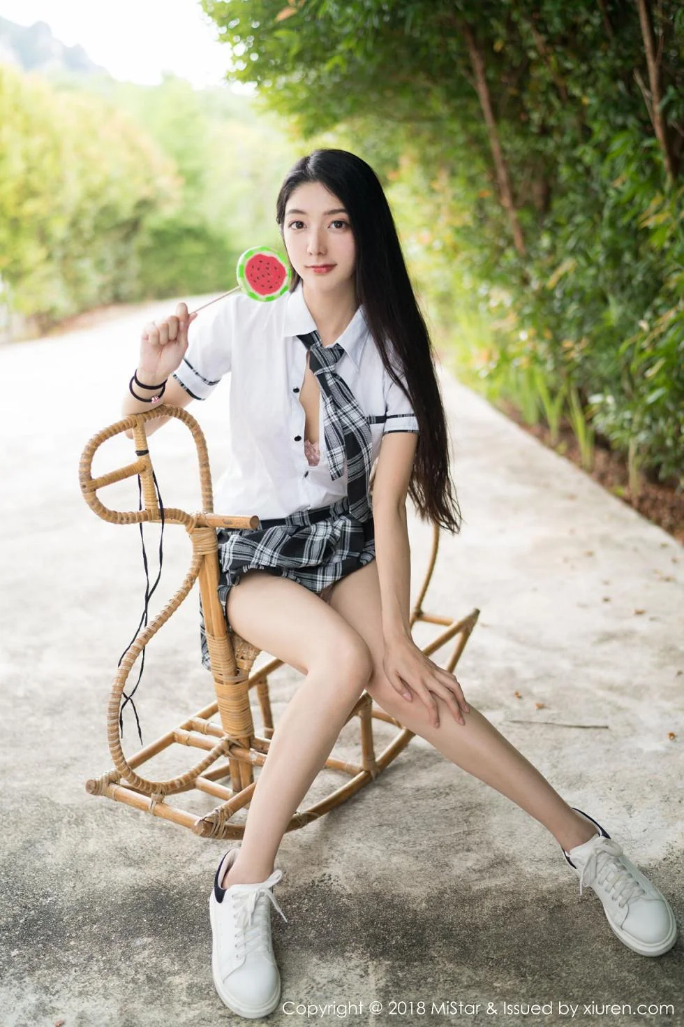 小热巴甲米旅拍沙滩上开胸毛衣+黑色蕾丝睡裙绝美写真 第 77 张