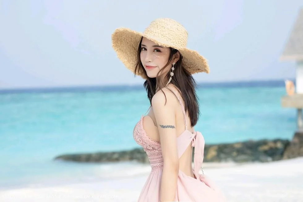 陈思琪Art马尔代夫旅拍沙滩性感比基尼完美绝美写真 第 14 张