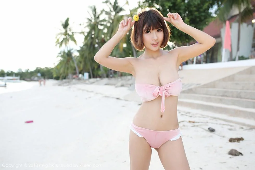 晓茜sunny沙滩边粉色比基尼秀完美身材傲人豪乳绝美写真 第 47 张