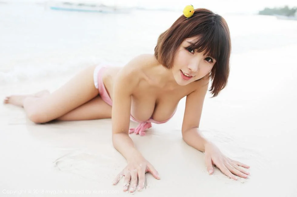晓茜sunny沙滩边粉色比基尼秀完美身材傲人豪乳绝美写真 第 62 张