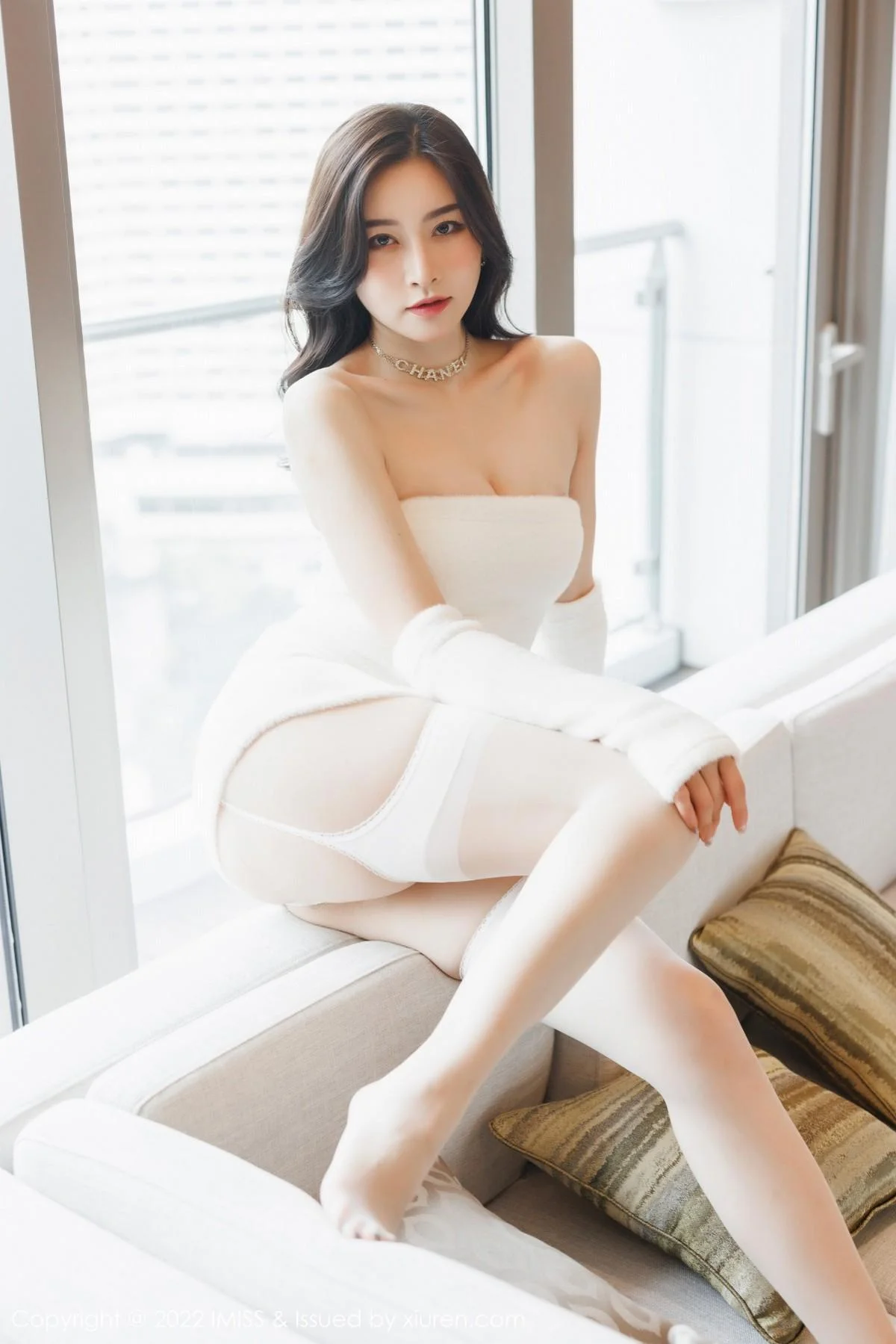 气质美女Vanessa私房半脱露白色蕾丝内衣配白丝吊袜绝美写真 第 103 张