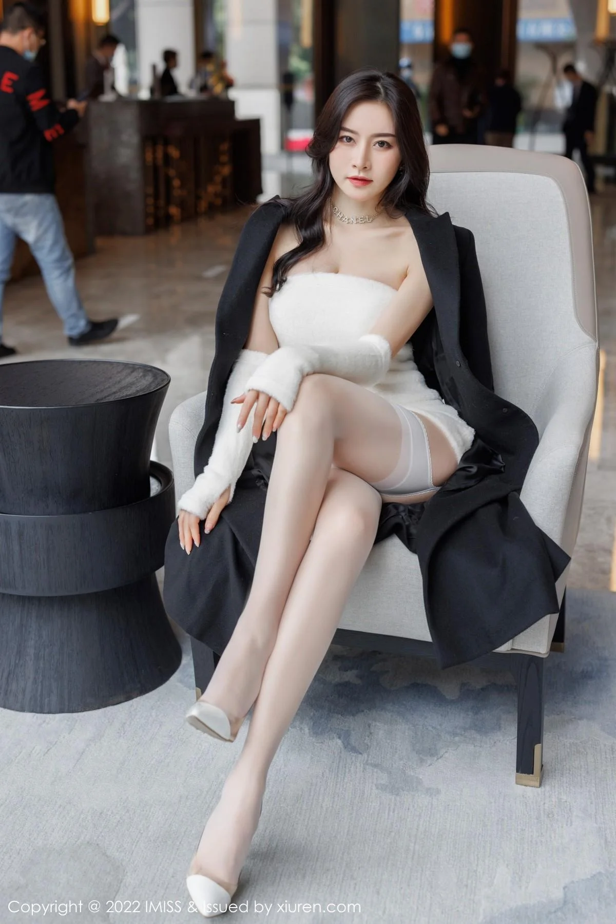 气质美女Vanessa私房半脱露白色蕾丝内衣配白丝吊袜绝美写真 第 91 张