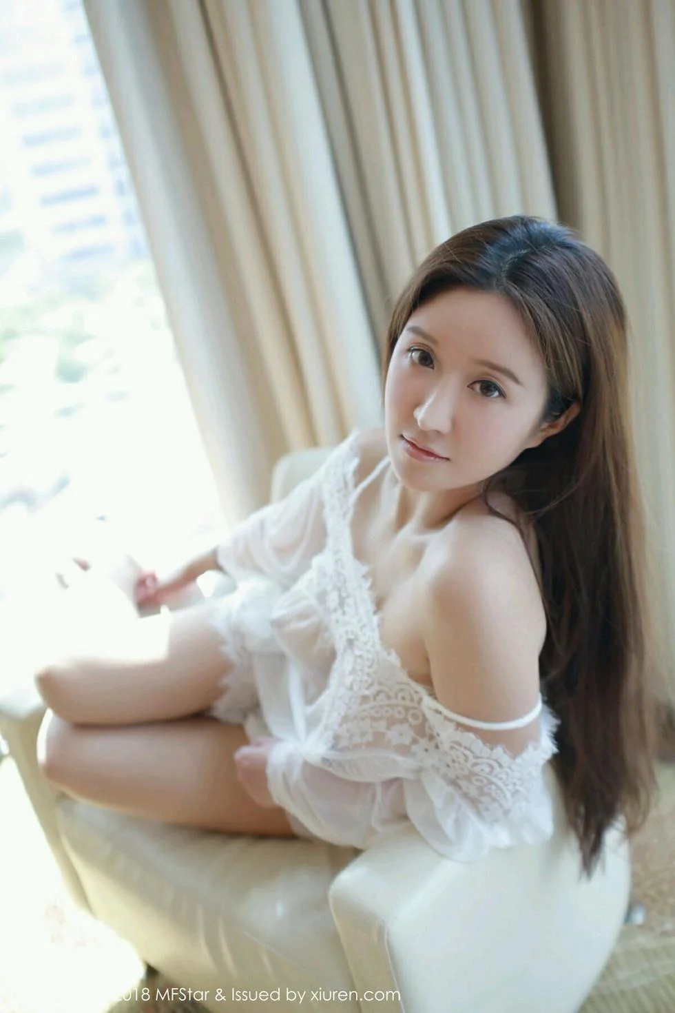 运动达人Jennanni_Jen白色蕾丝薄纱睡衣透视绝美写真 第 32 张