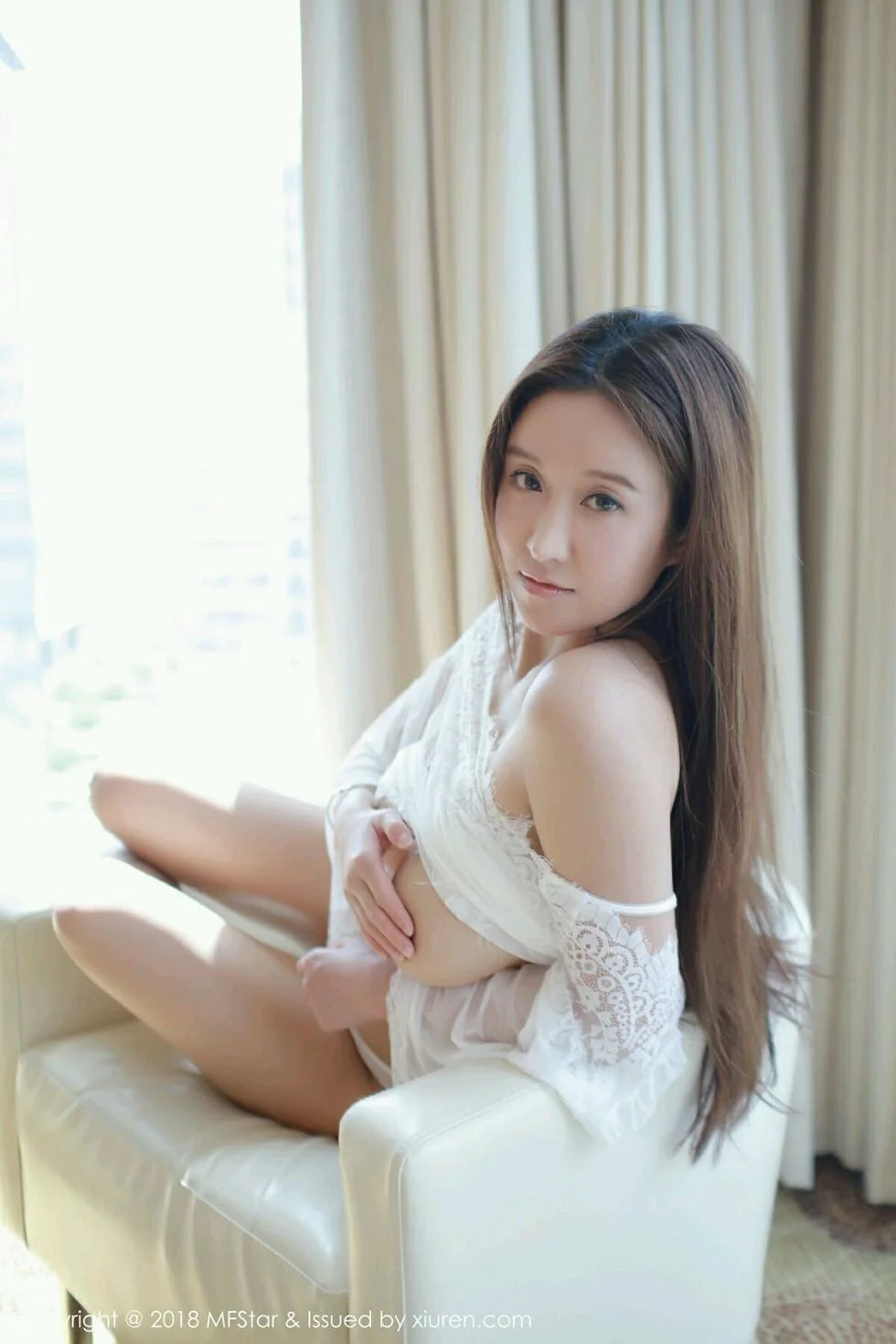 运动达人Jennanni_Jen白色蕾丝薄纱睡衣透视绝美写真 第 34 张