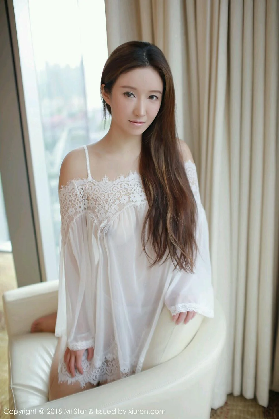 运动达人Jennanni_Jen白色蕾丝薄纱睡衣透视绝美写真 第 4 张
