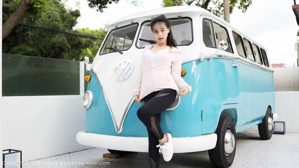 Flower朱可儿户外运动装半脱秀蕾丝内裤惹火绝美写真 第 26 张