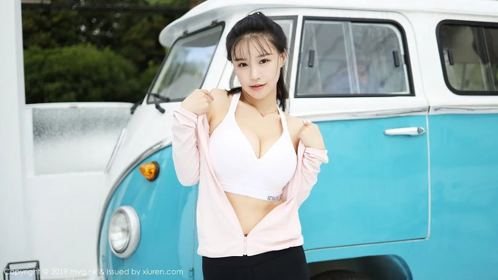 Flower朱可儿户外运动装半脱秀蕾丝内裤惹火绝美写真 第 38 张