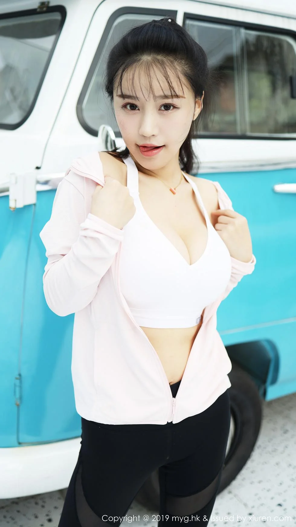 Flower朱可儿户外运动装半脱秀蕾丝内裤惹火绝美写真 第 42 张