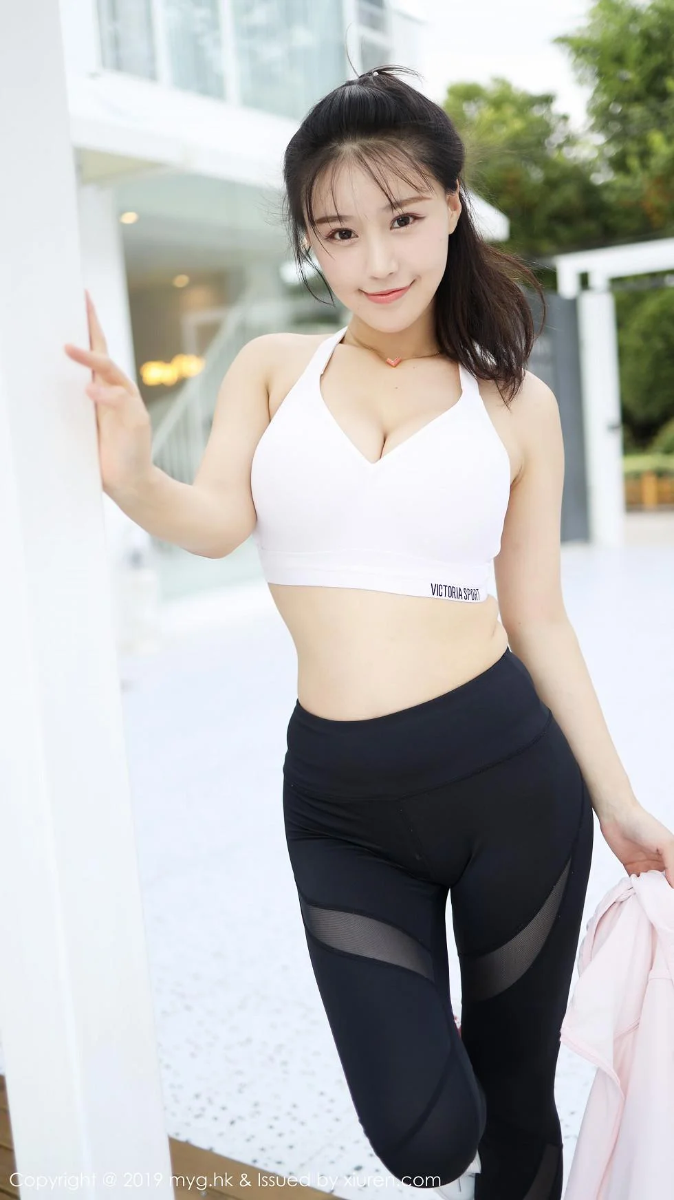 Flower朱可儿户外运动装半脱秀蕾丝内裤惹火绝美写真 第 90 张