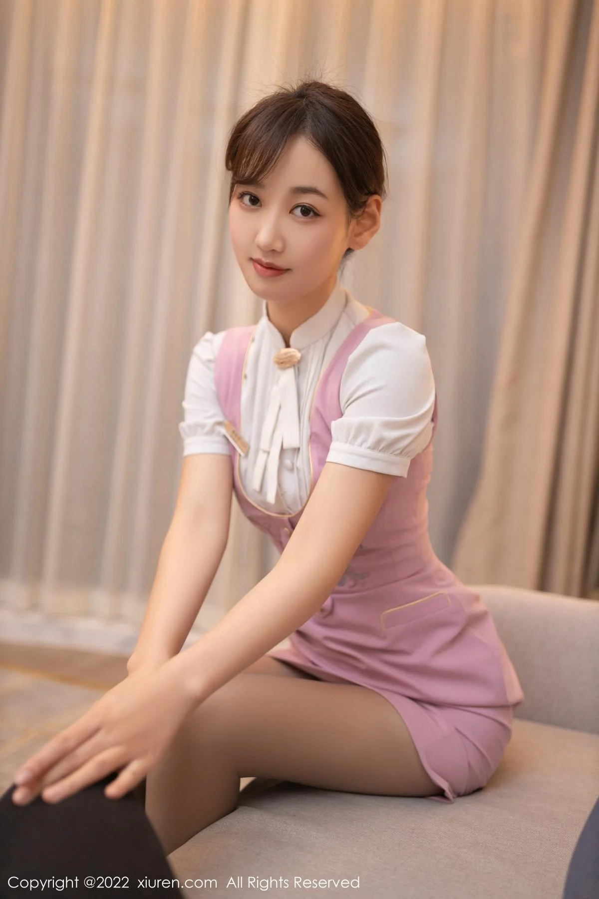 唐安琪珠三角旅拍空姐角色扮演淡粉色内衣配丝袜绝美写真 第 17 张