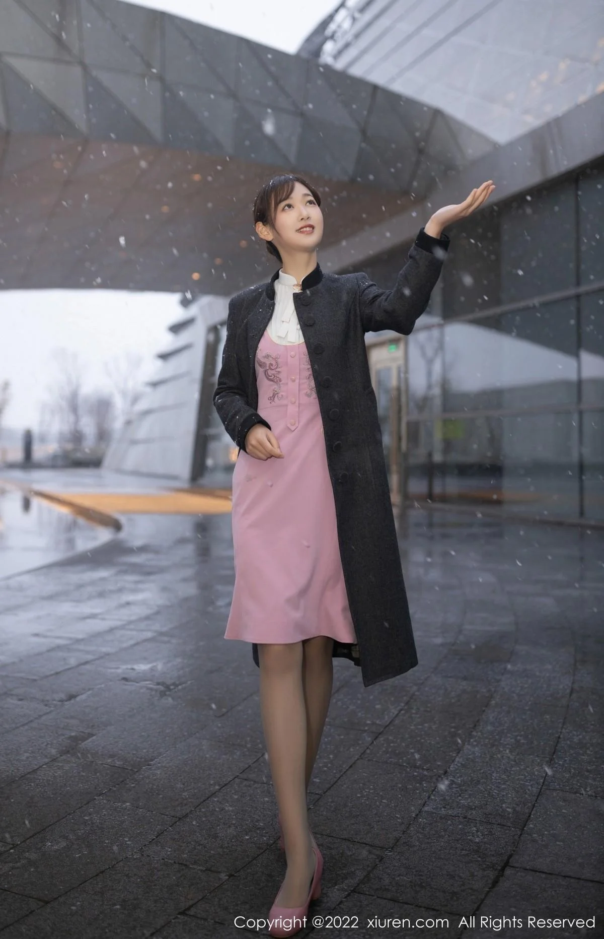 唐安琪珠三角旅拍空姐角色扮演淡粉色内衣配丝袜绝美写真 第 3 张
