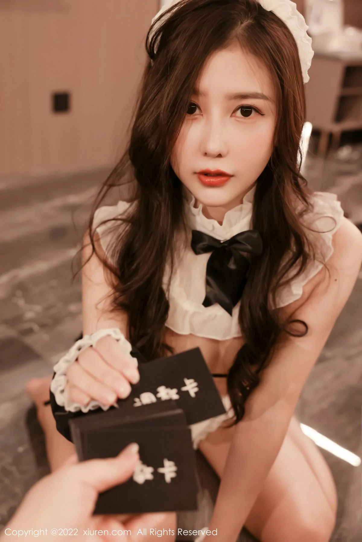 尹甜甜私房性感黑色女仆装情趣捆绑秀完美身材绝美写真 第 5 张