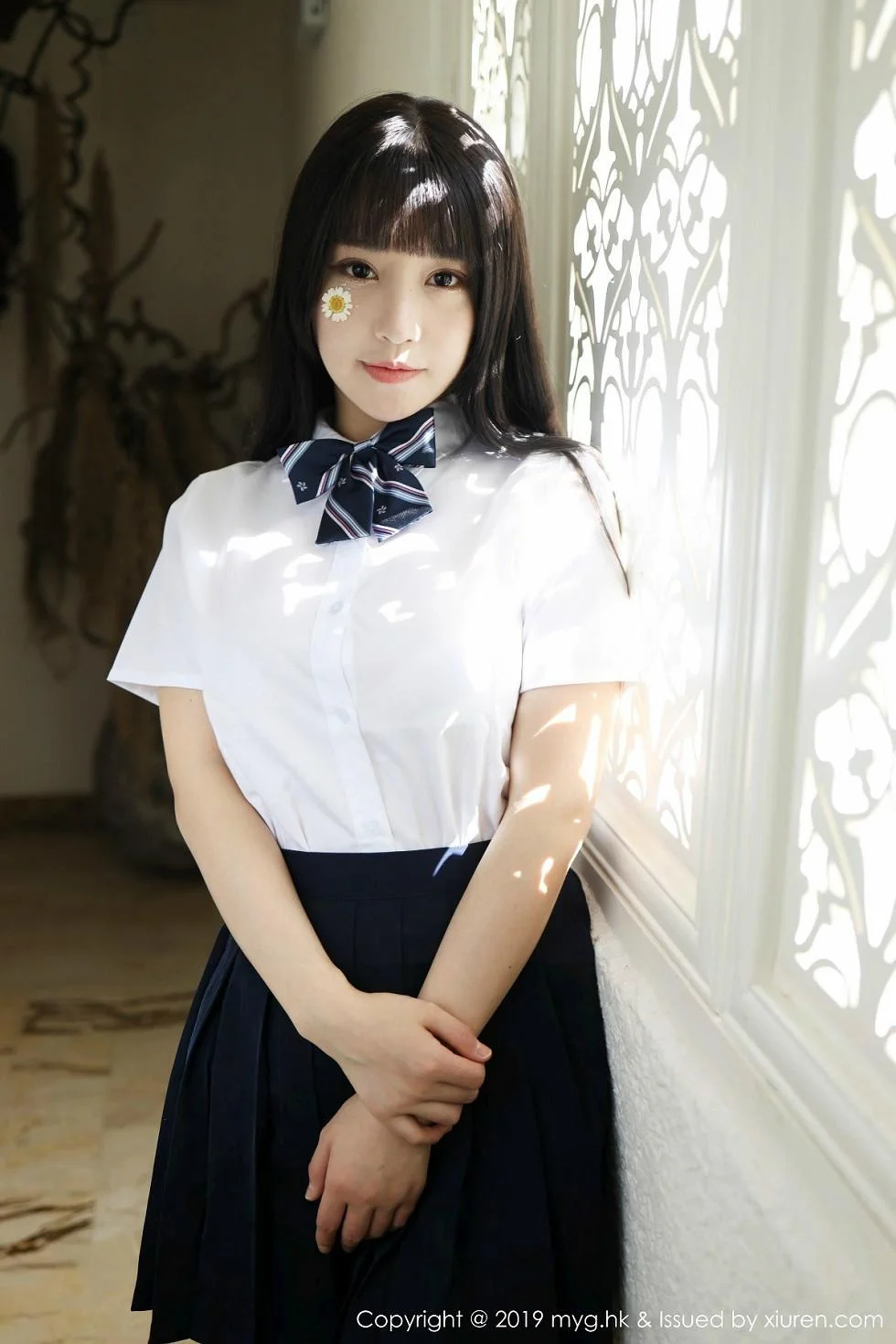 Flower朱可儿大理旅拍户外学生装大胆撩裙绝美写真 第 13 张